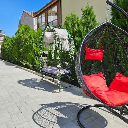 Otel естрела *