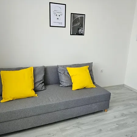 Otel естрела *